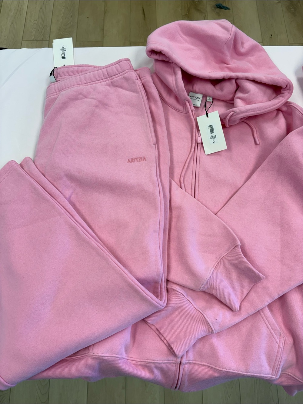 NWT aritzia sweatfleece set
